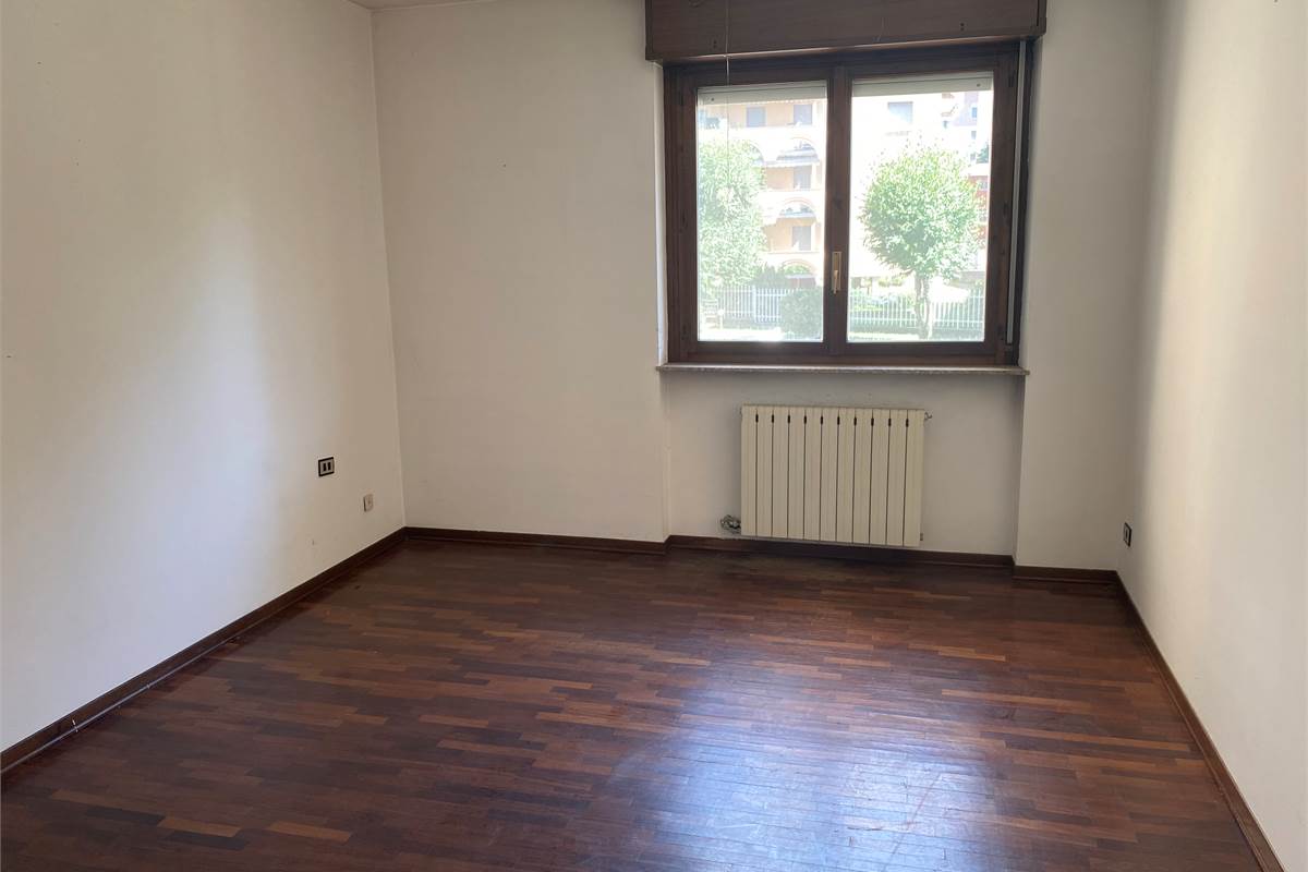 Busto Arsizio - vendesi intera palazzina