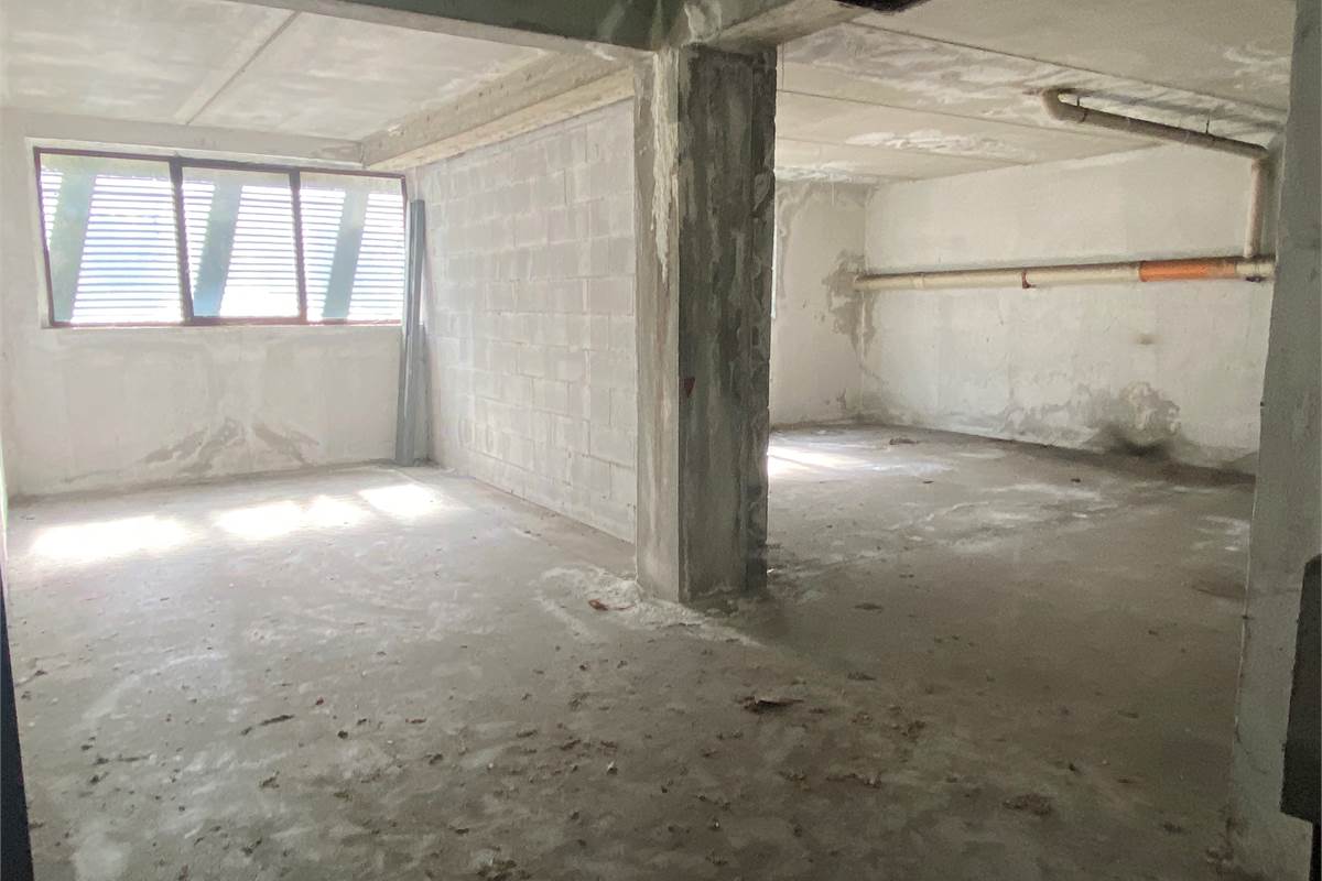 Busto Arsizio - vendesi intera palazzina