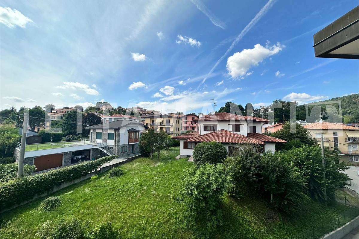 Bilocale con balcone e box