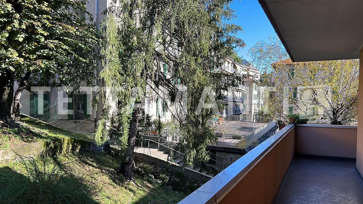 Quadrilocale in locazione a Como via Zezio 