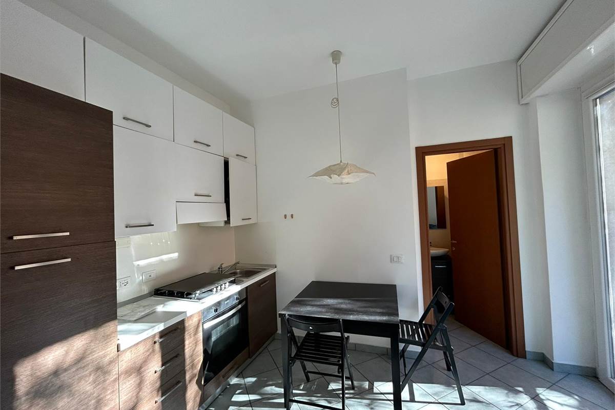 Como via Borgovico - bilocale in locazione 