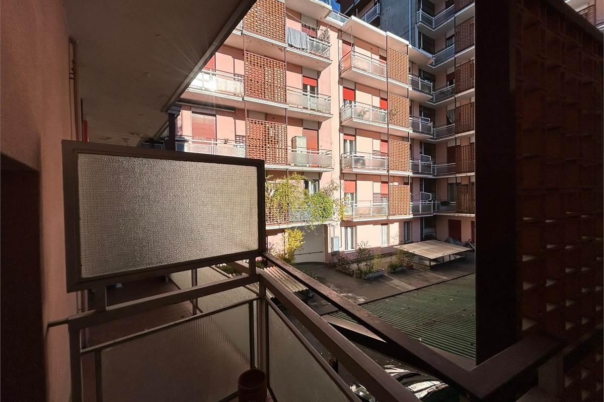 Como via Borgovico - bilocale in locazione 