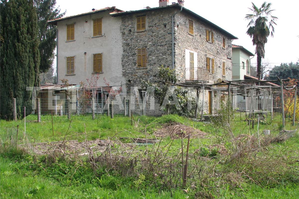 Lago di Como - Villa in vendita con giardino