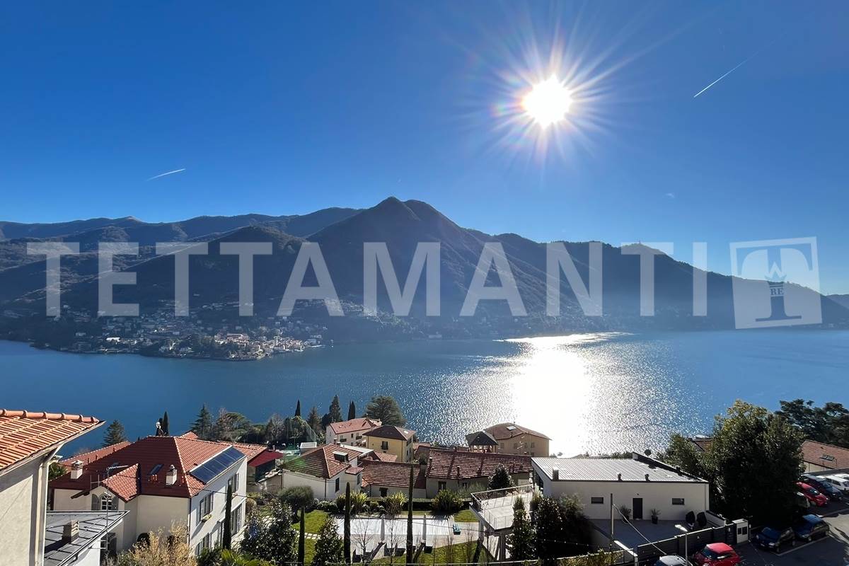 APPARTAMENTO DUE LIVELLI CON TERRAZZINO VISTA LAGO