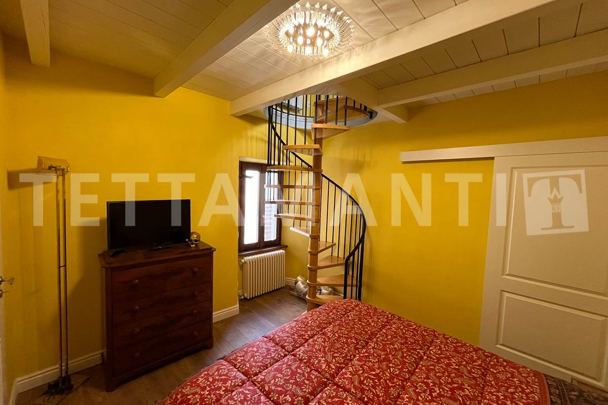 APPARTAMENTO DUE LIVELLI CON TERRAZZINO VISTA LAGO
