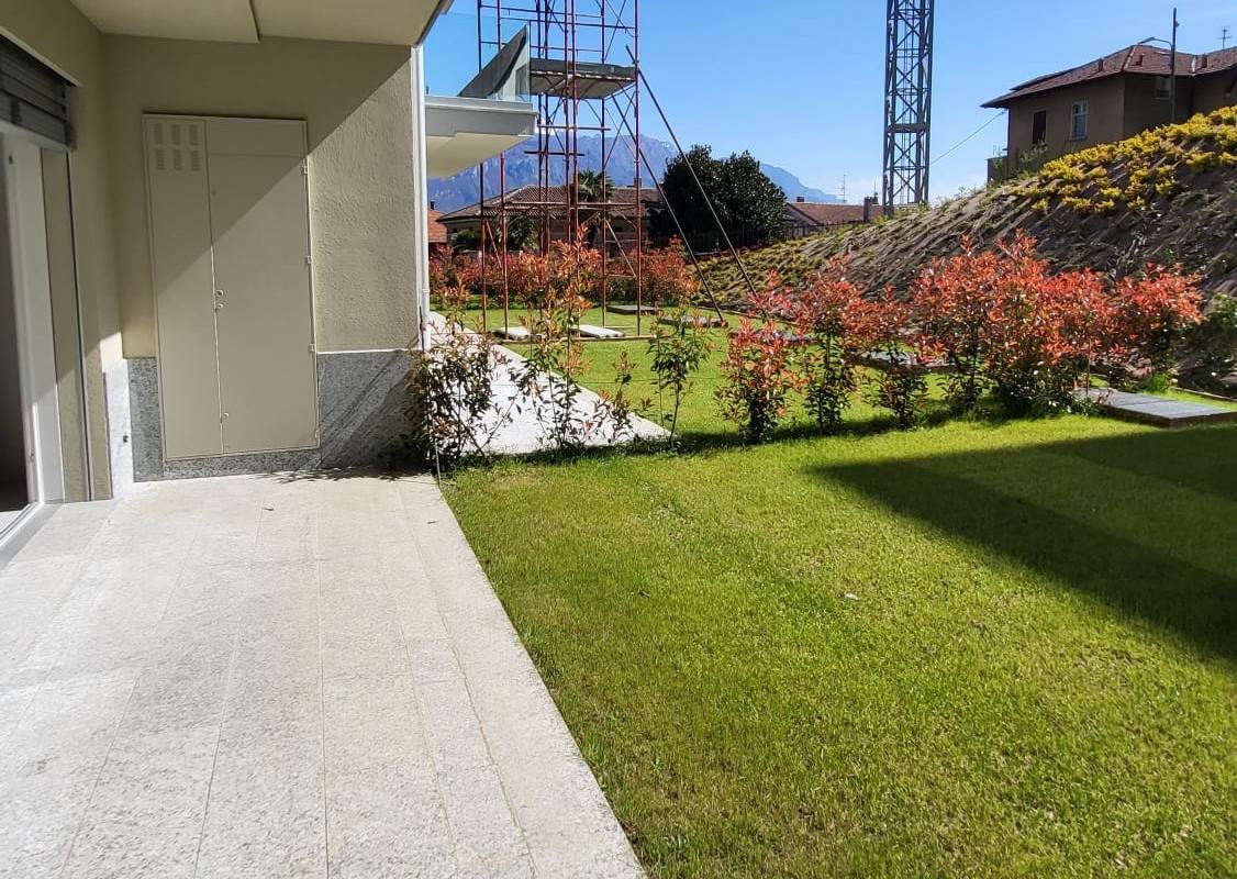 Appartamento nuovo in centro Menaggio con giardino