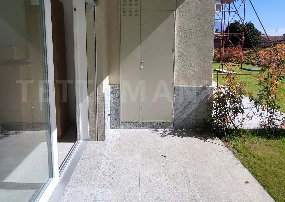 Appartamento nuovo in centro Menaggio con giardino