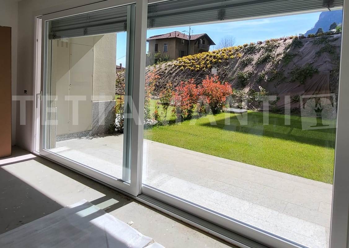 Appartamento nuovo in centro Menaggio con giardino