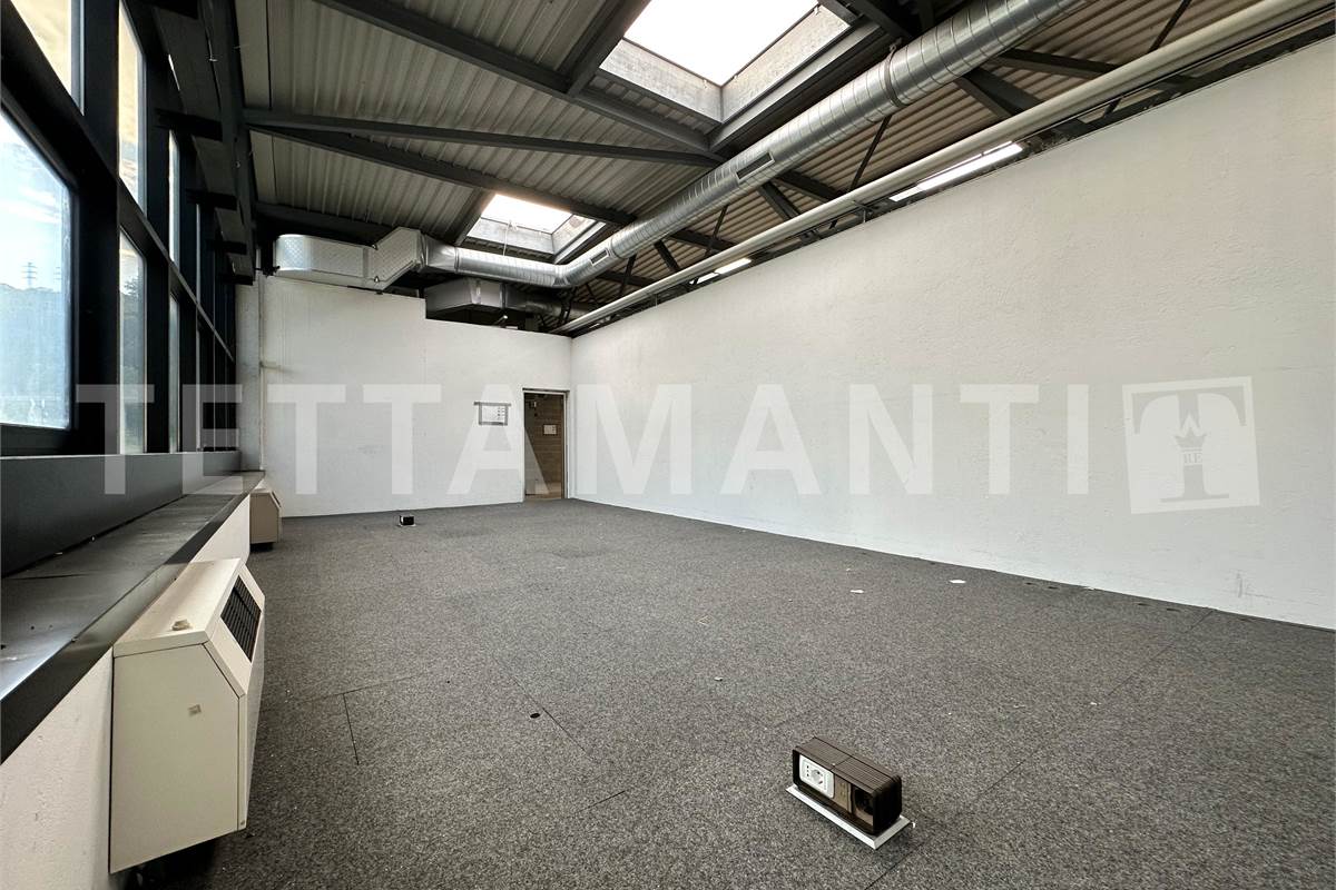 Ampi spazi commerciali