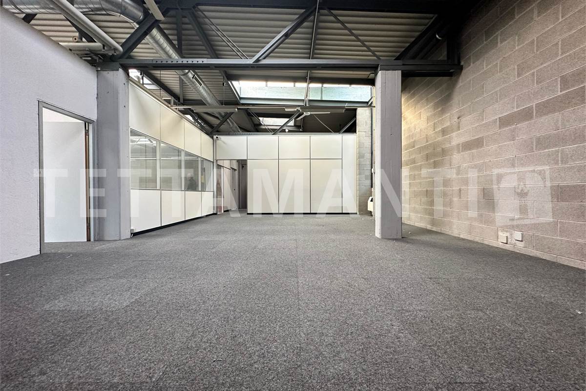 Ampi spazi commerciali