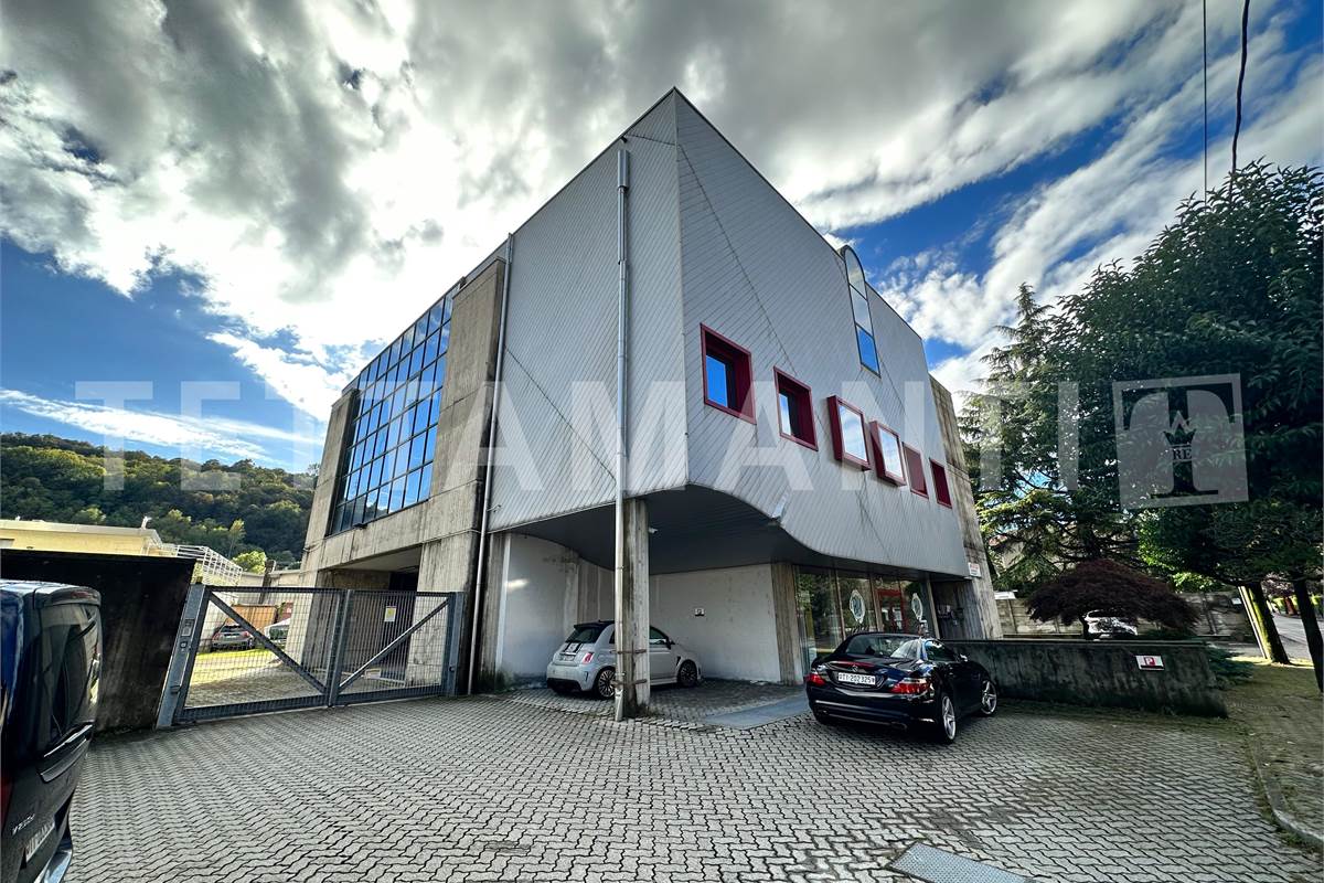 Ampi spazi commerciali