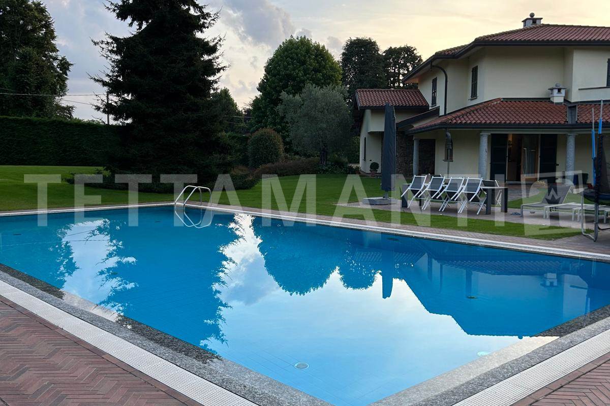 Villa con piscina