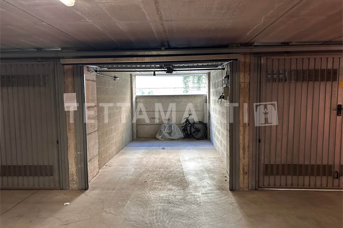 Milano ampio appartamento in vendita.