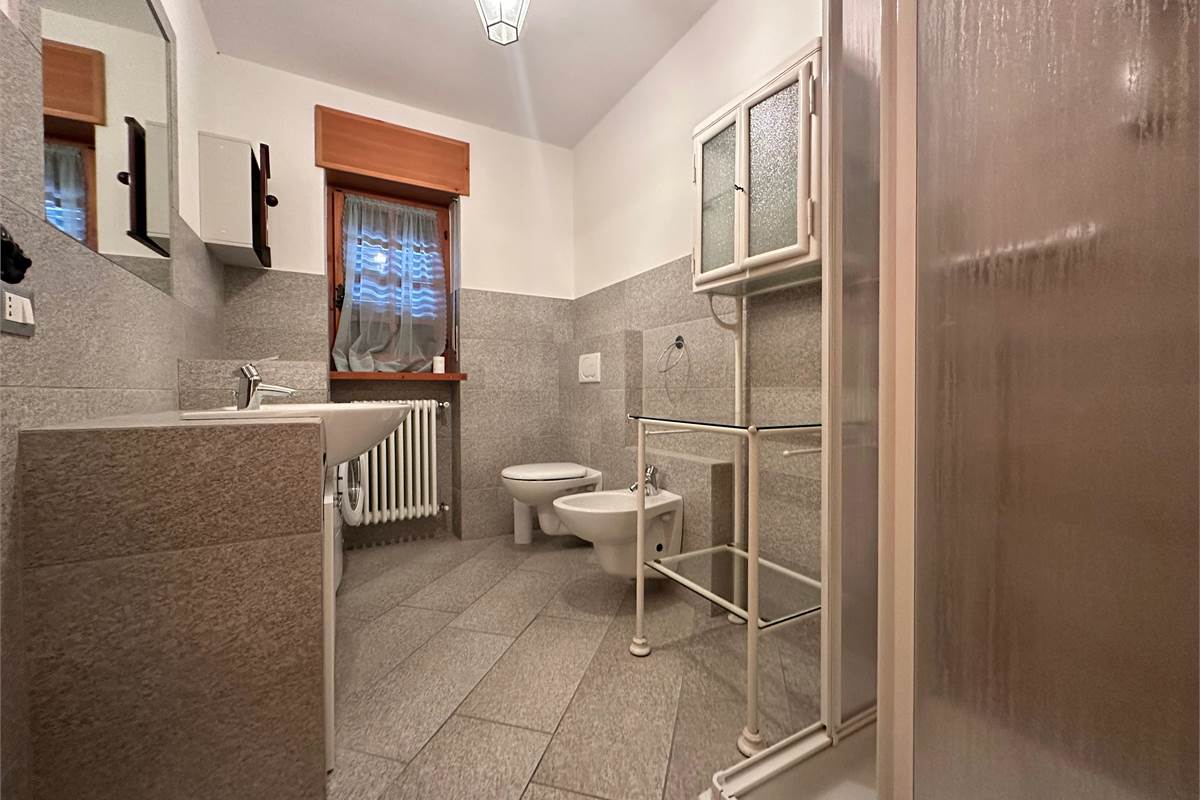 Ampia villa con pineta