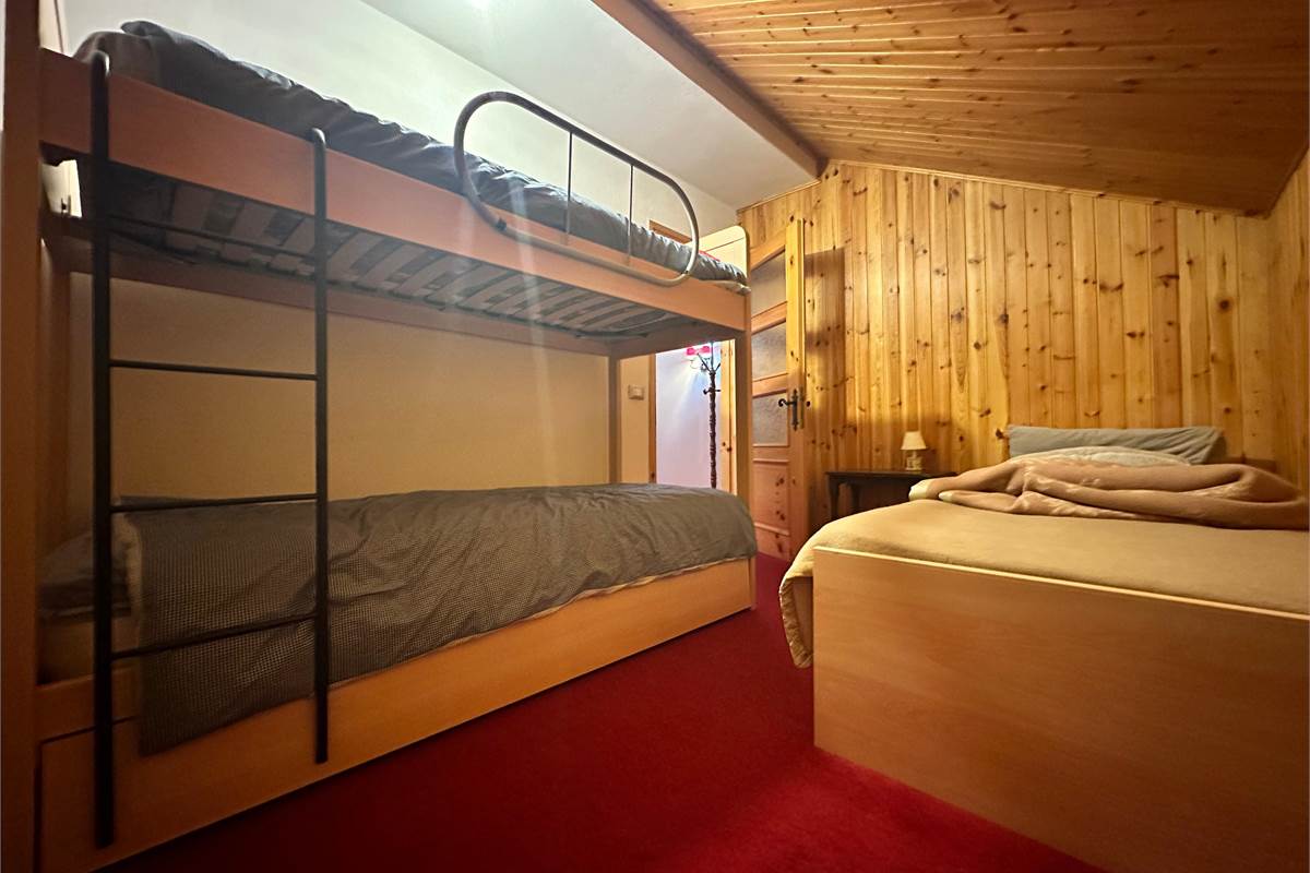 Ampia villa con pineta