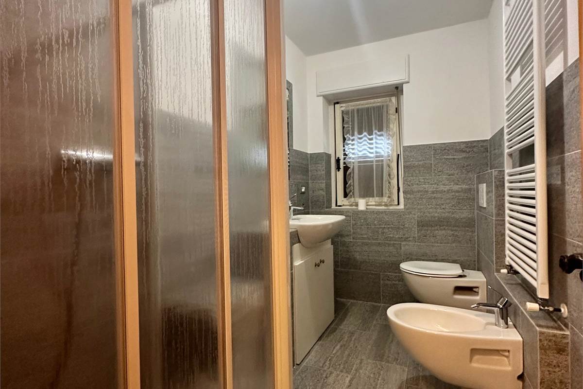 Ampia villa con pineta