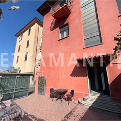 CASA INDIPENDETE FRAZ. IN N. 3 APPARTAMENTI  + BOX