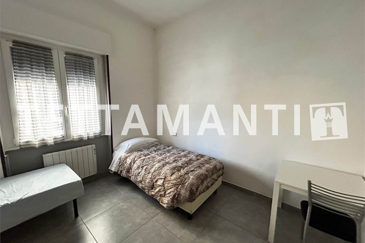 CASA INDIPENDETE FRAZ. IN N. 3 APPARTAMENTI  + BOX