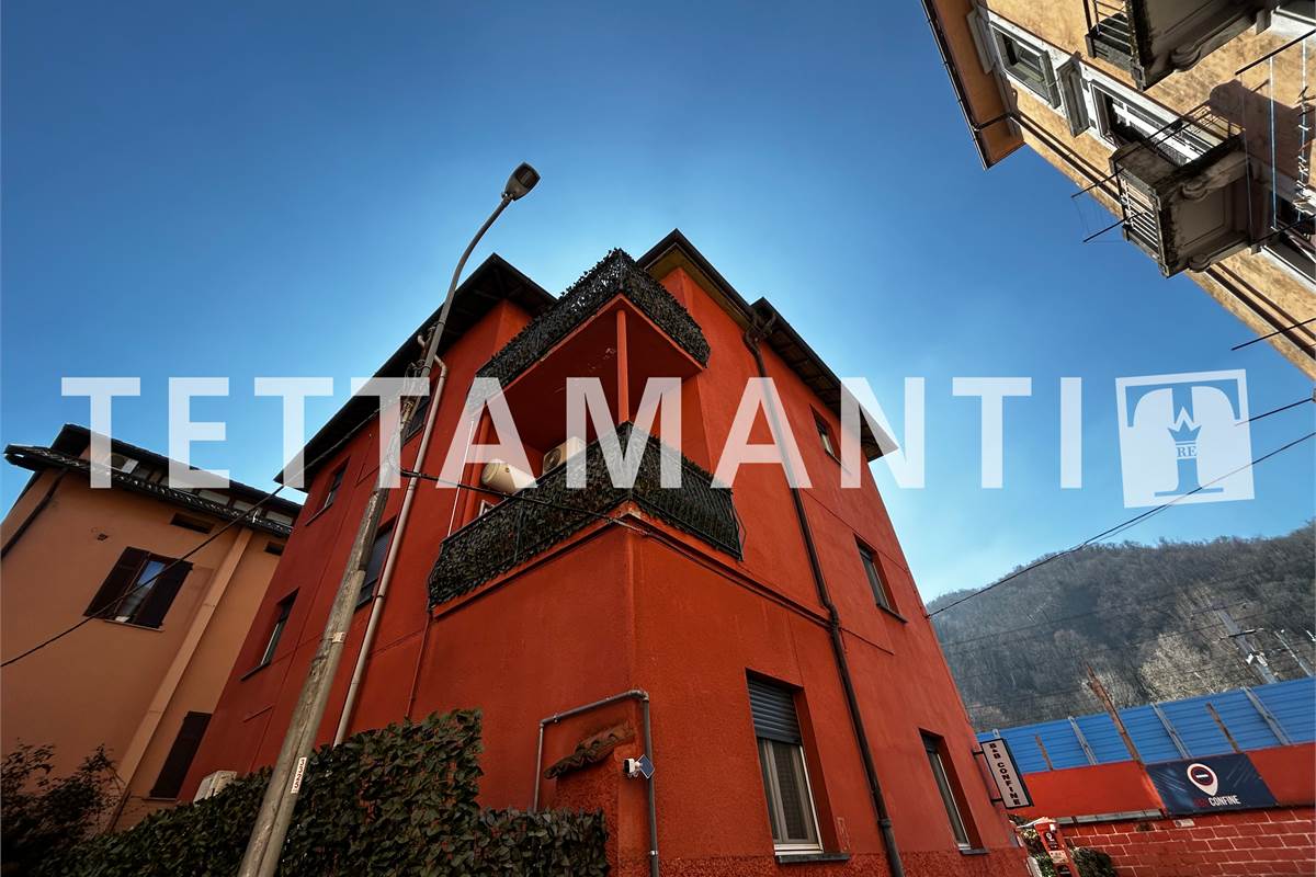 CASA INDIPENDETE FRAZ. IN N. 3 APPARTAMENTI  + BOX