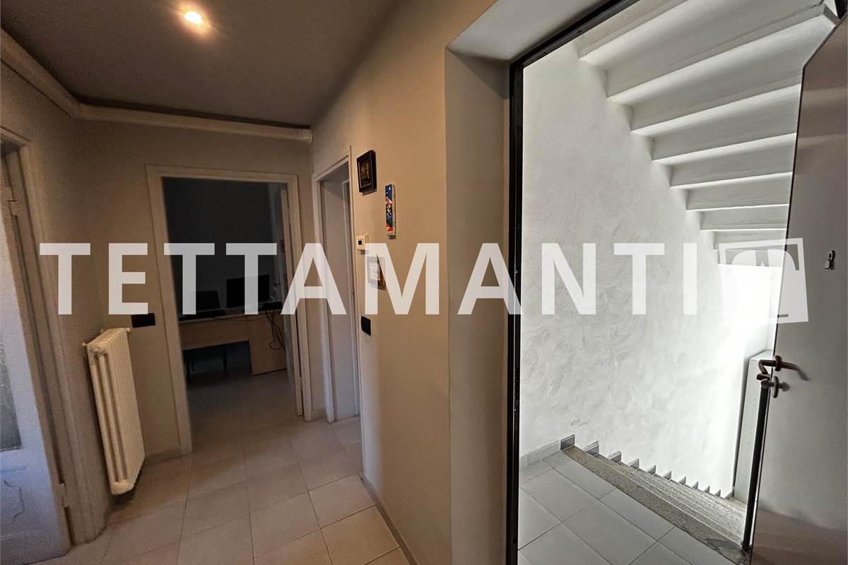 CASA INDIPENDETE FRAZ. IN N. 3 APPARTAMENTI  + BOX