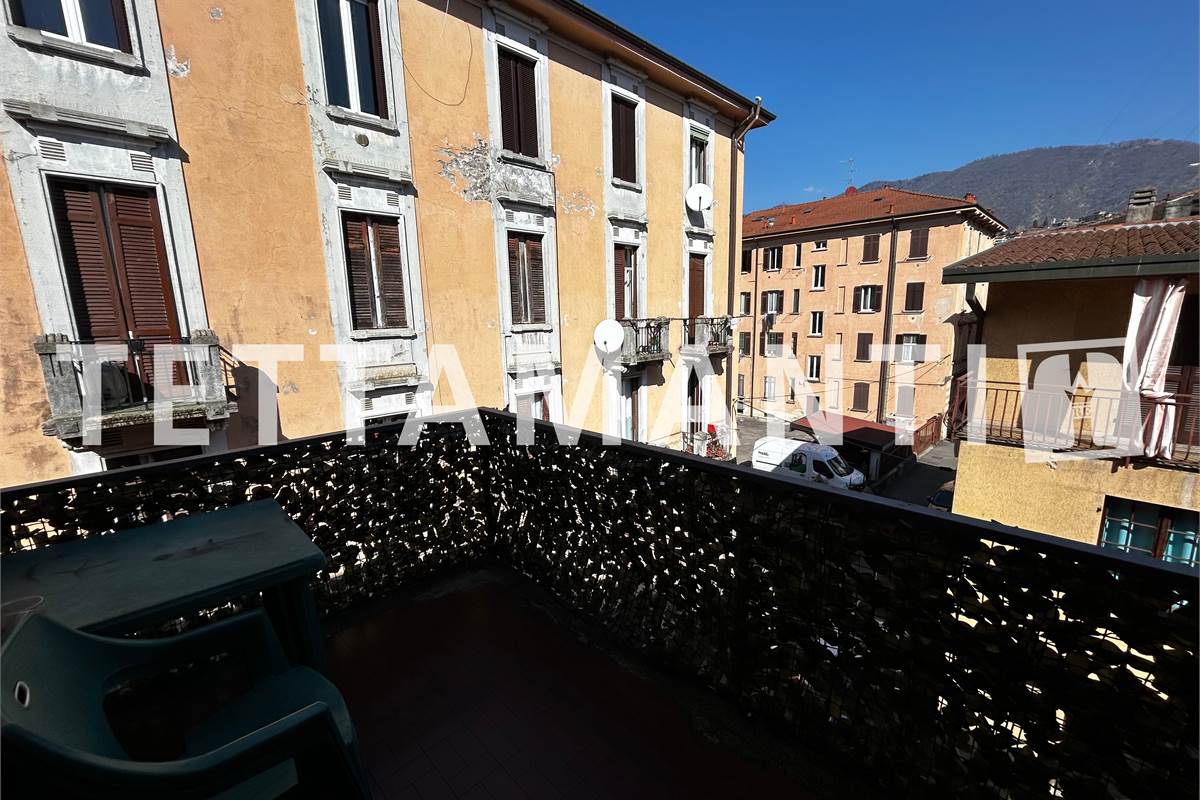 CASA INDIPENDETE FRAZ. IN N. 3 APPARTAMENTI  + BOX