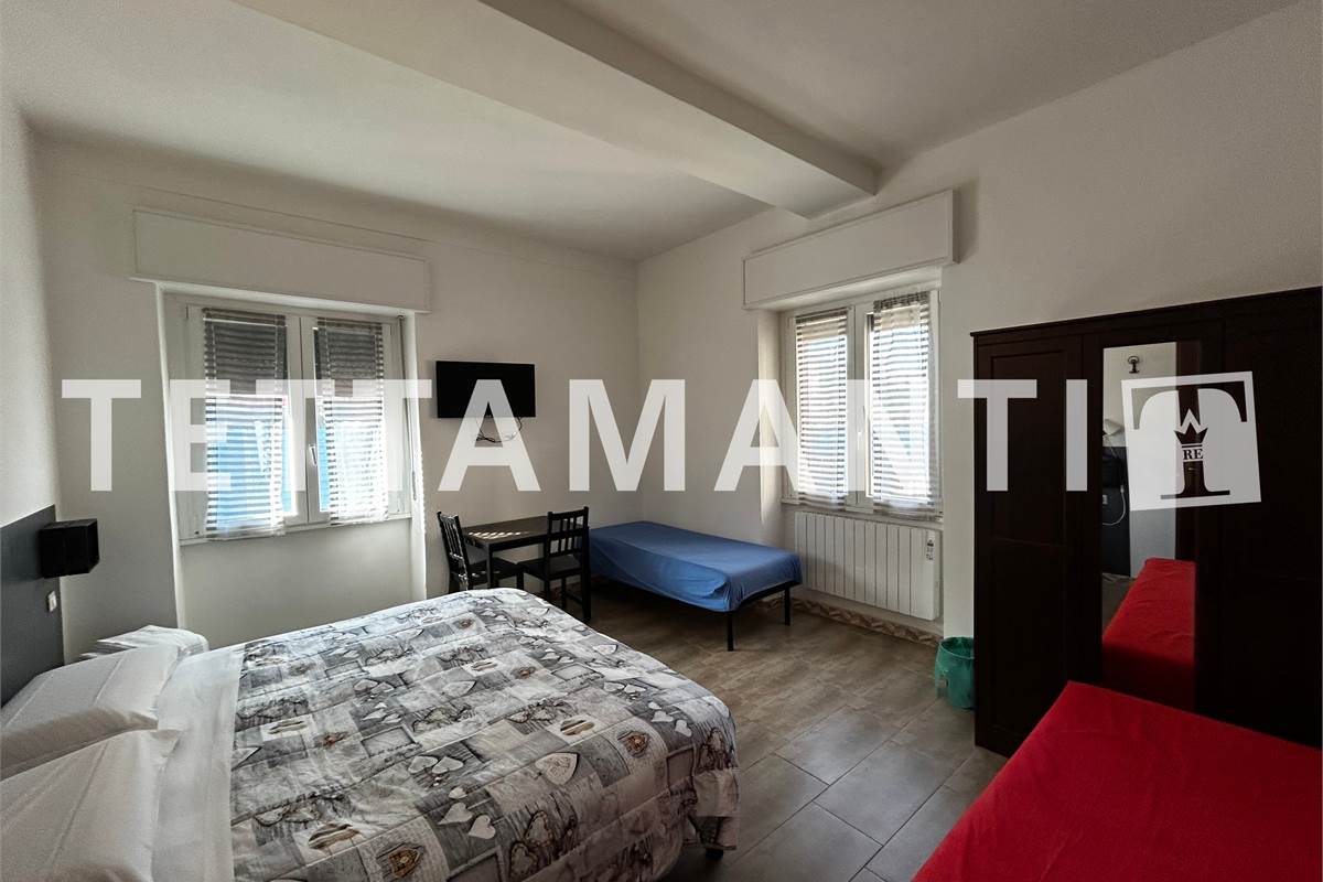 CASA INDIPENDETE FRAZ. IN N. 3 APPARTAMENTI  + BOX
