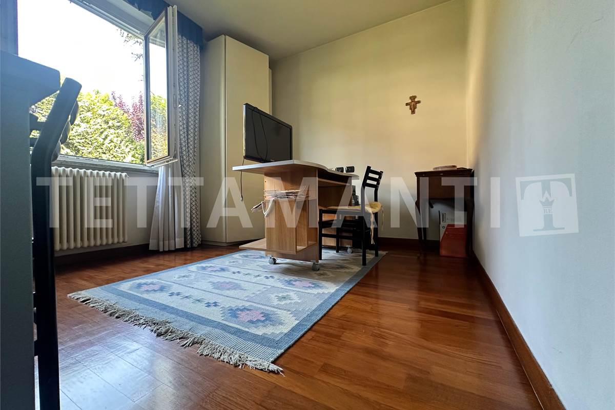 Grande villa con giardino