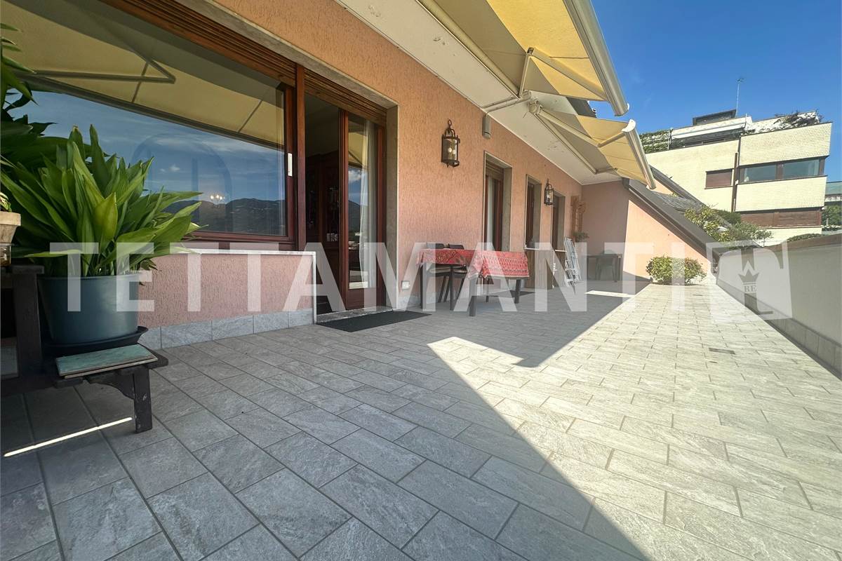 Como appartamento vista lago con terrazzo