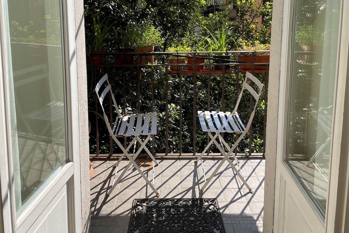 Moderno bilocale con balconi