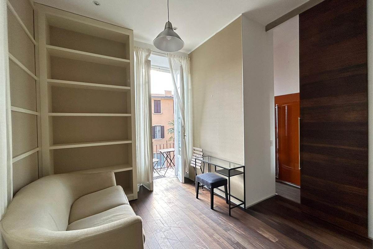 Moderno bilocale con balconi