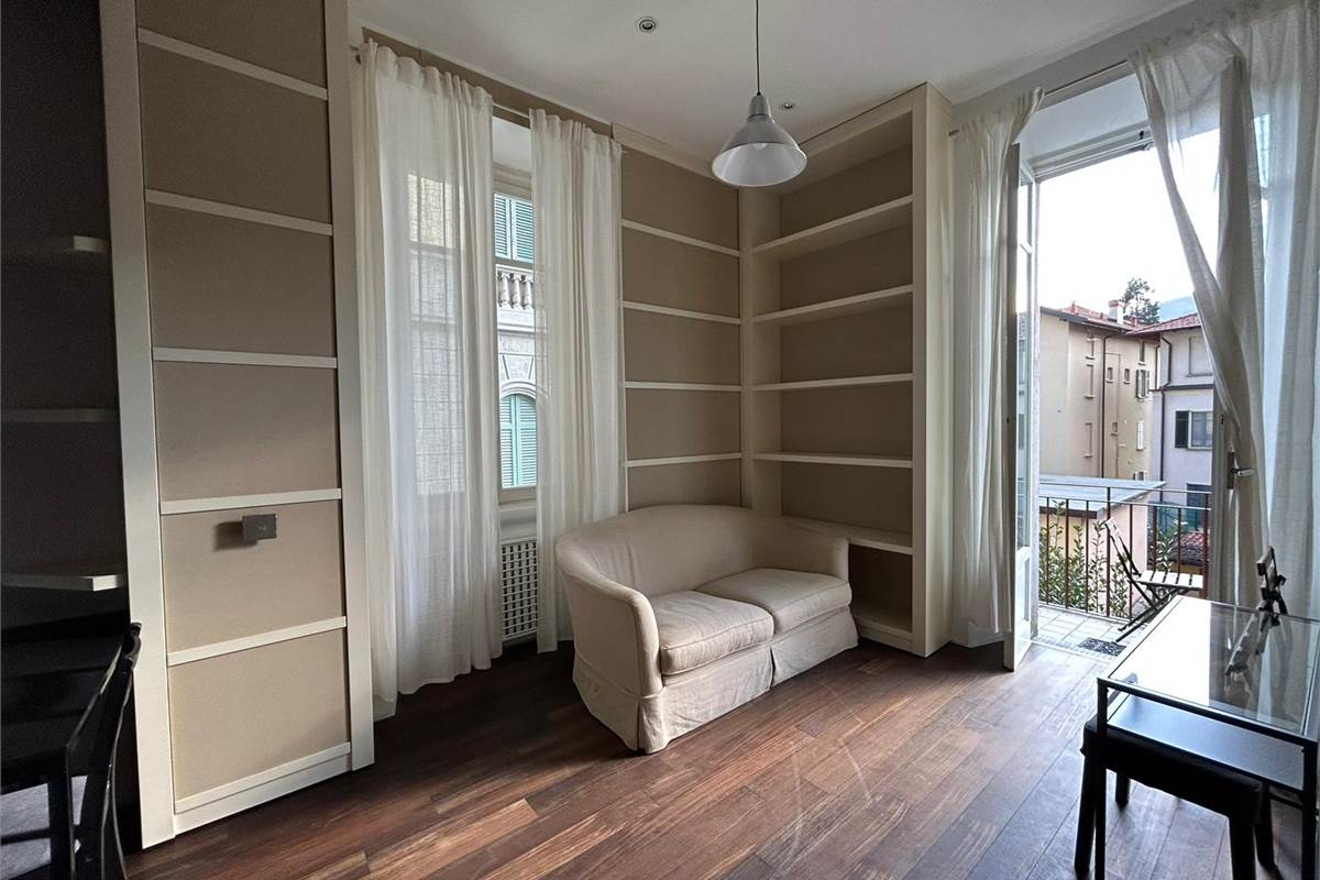 Moderno bilocale con balconi