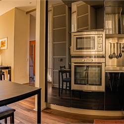 Moderno bilocale con balconi