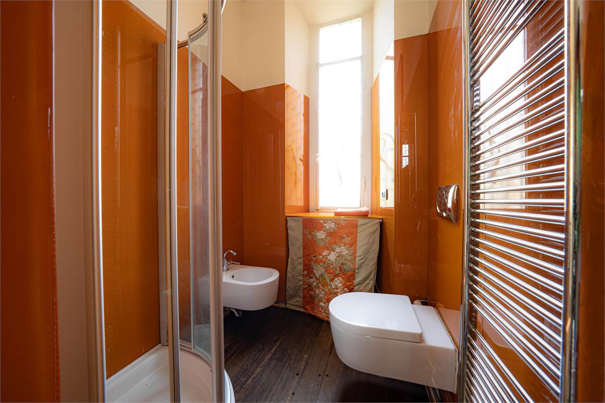 Moderno bilocale con balconi