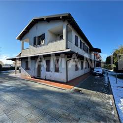 VILLA CON GIARDINO E AMPIO LABORATORIO ARTIGIANALE DIRETTAMENTE COLLEGATO ALL’ABITAZIONE