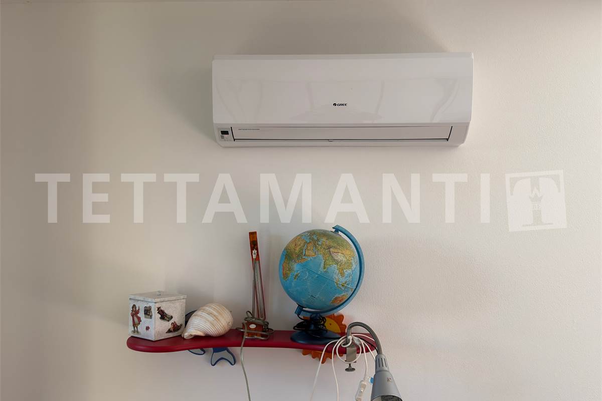 AMPIO LABORATORIO ARTIGIANALE IN VILLA