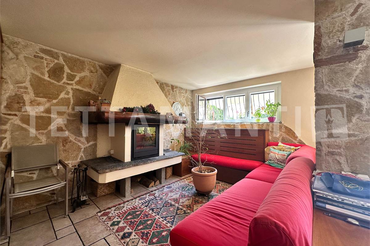 Grande villa con giardino