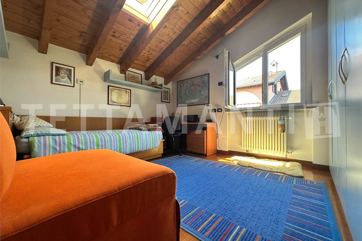 Grande villa con giardino