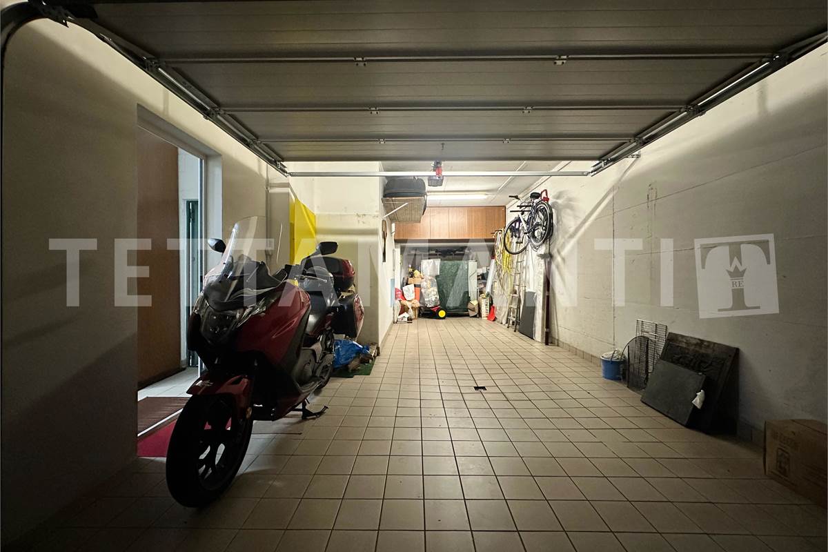 Grande villa con giardino