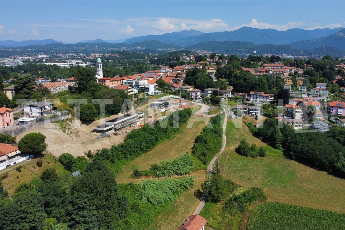 Grande villa con giardino