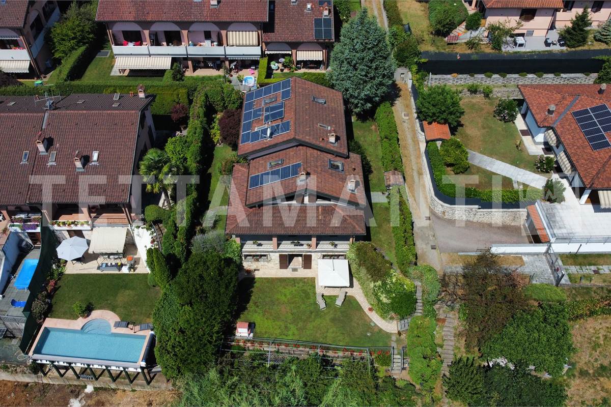 Grande villa con giardino