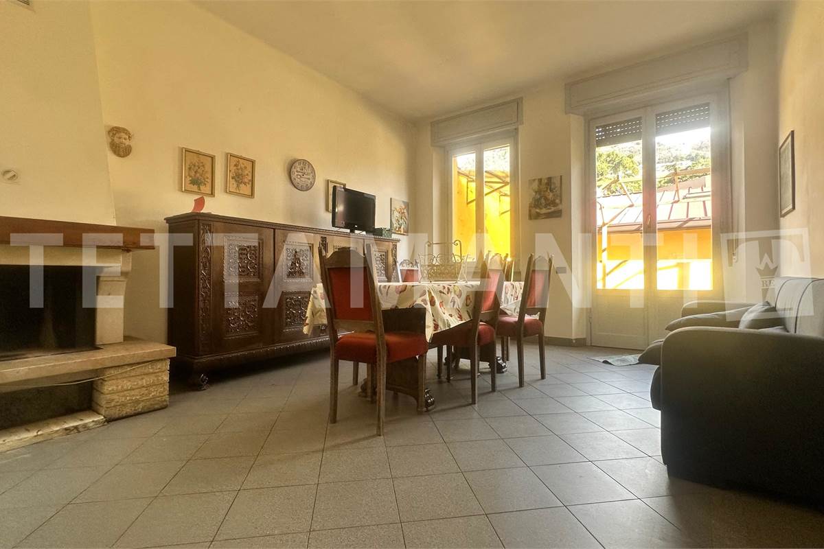 Ampio appartamento con terrazzo