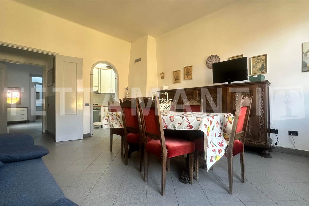 Ampio appartamento con terrazzo