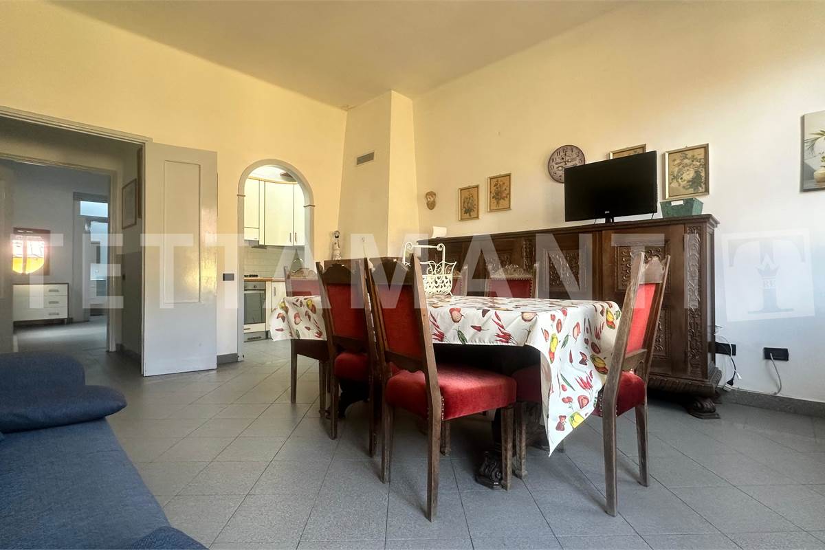 Ampio appartamento con terrazzo