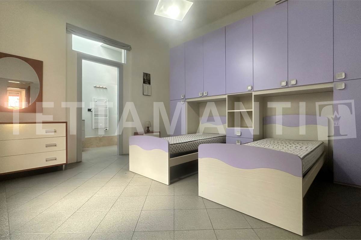 Ampio appartamento con terrazzo