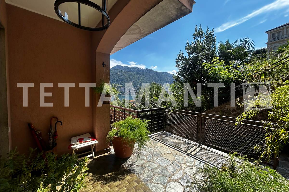 Como appartamento vista lago con terrazzo