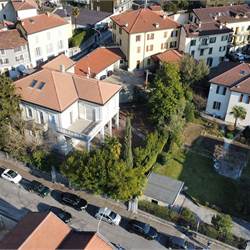 Villa liberty con giardino