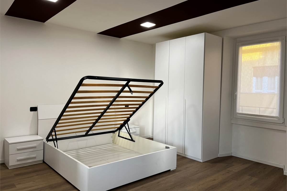 Olgiate Comasco moderno ampio bilocale arredato