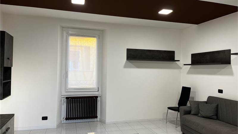 Olgiate Comasco moderno ampio bilocale arredato