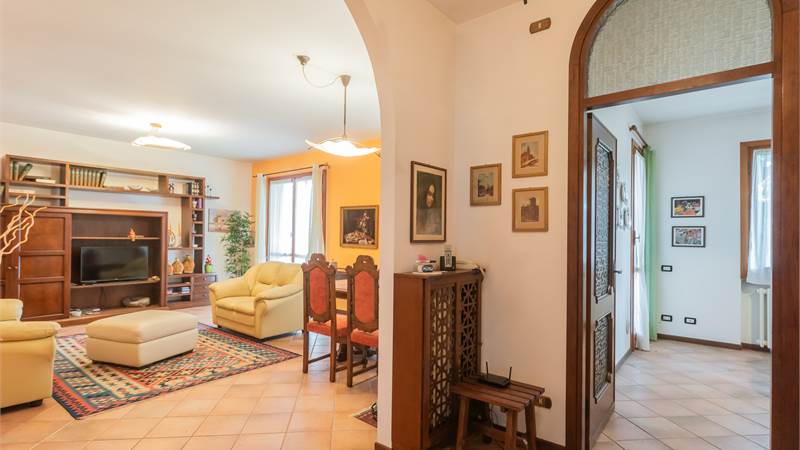 Osnago appartamento in villa ristrutturata nel ver