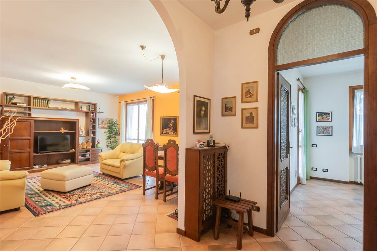 Osnago appartamento in villa ristrutturata nel ver